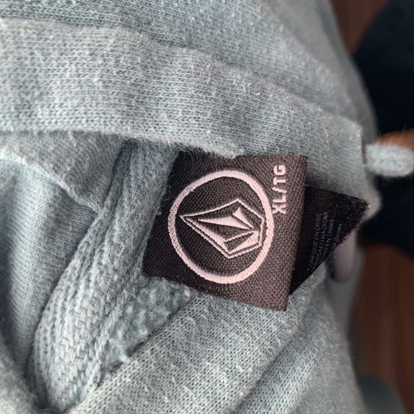 Volcom Sweatshirt (hoodie) - Picture 2 of 2